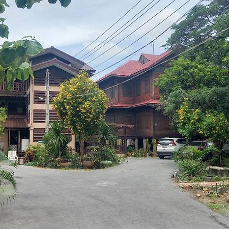 Baan Lotus Guest House Phra Nakhon Si Ayutthaya Dış mekan fotoğraf